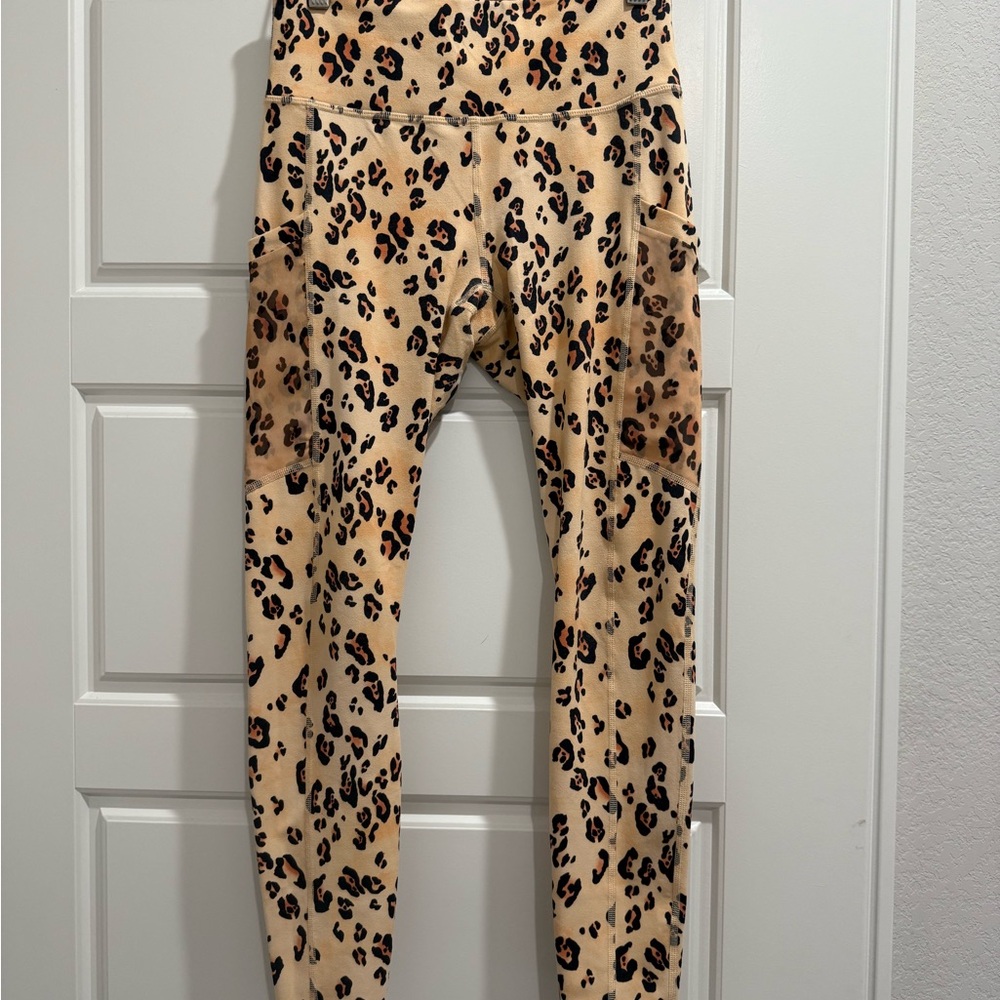Fabletics Leopard Print Set - Picture 2 of 5